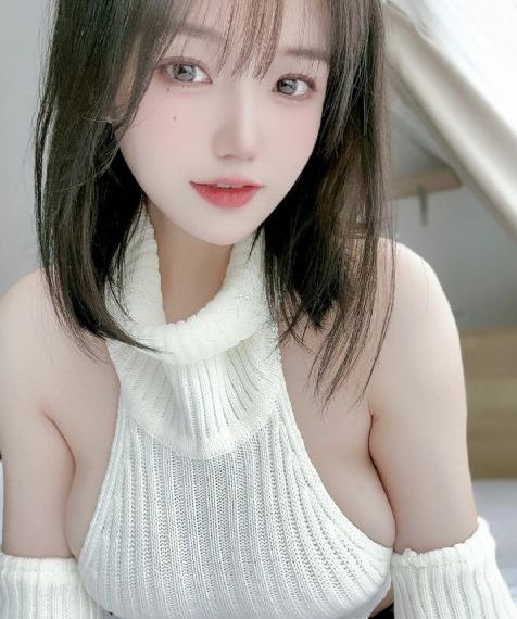日本少妇一边吃奶一边摸下边_超清动漫在线观看